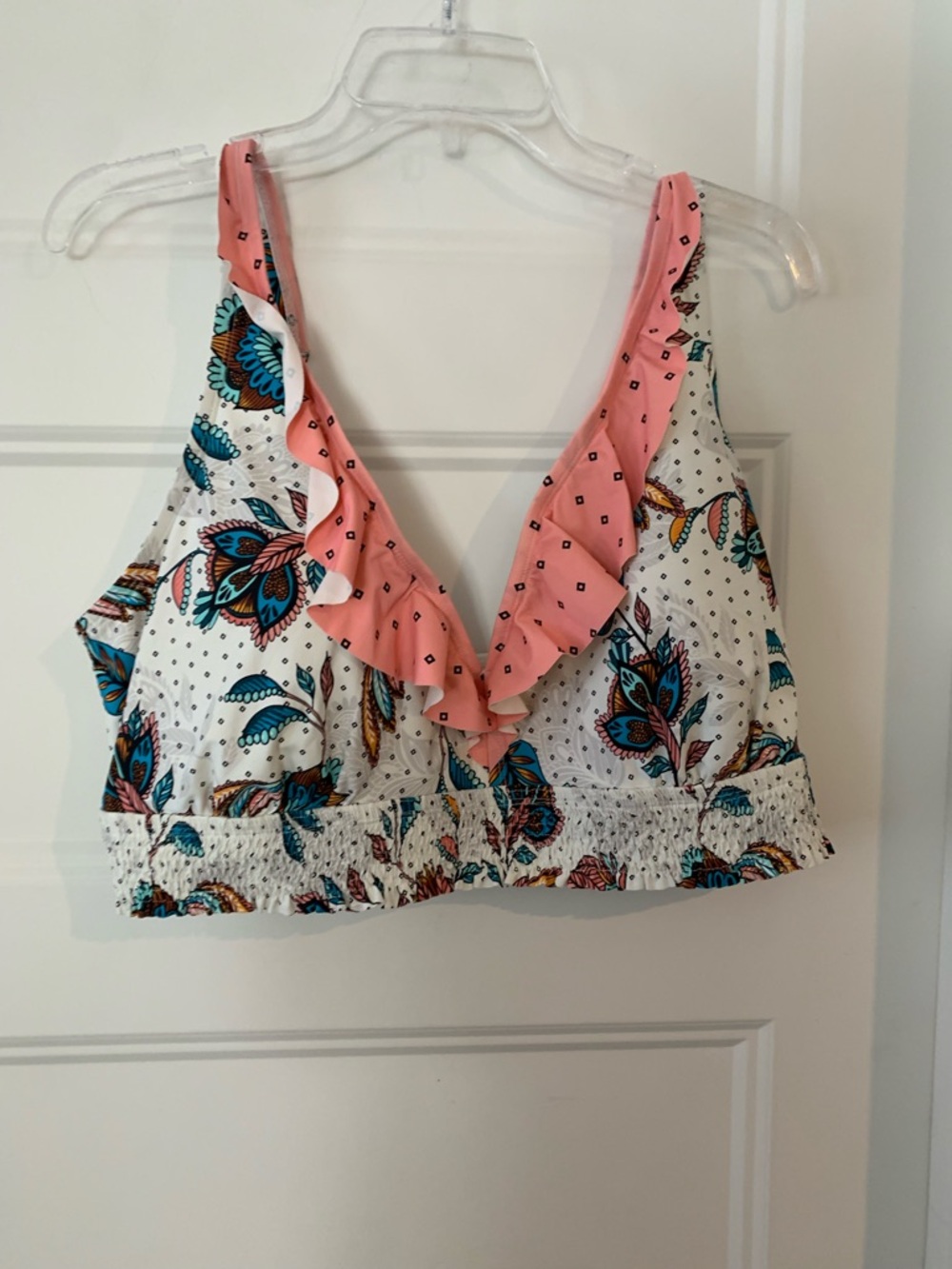A MTL 1980 ,women's Floral Ruffle V-Neck Crop swim top coral Pink & White